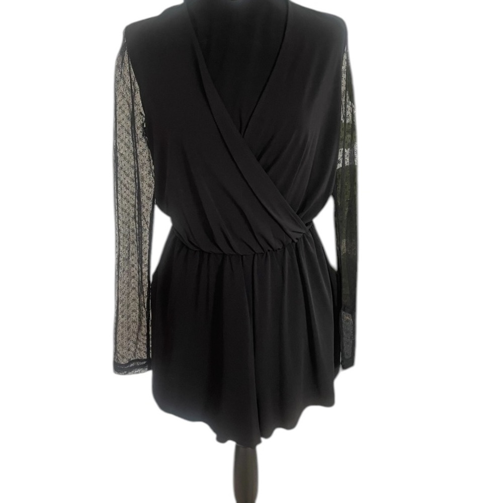 Black BCBG Lace sleeve relaxed fit romper, Jumpsuit,Draped, V neck,shorts, Small - Picture 8 of 8